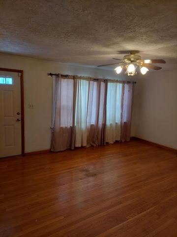 150 E 3rd Street, Beattyville, KY 41311