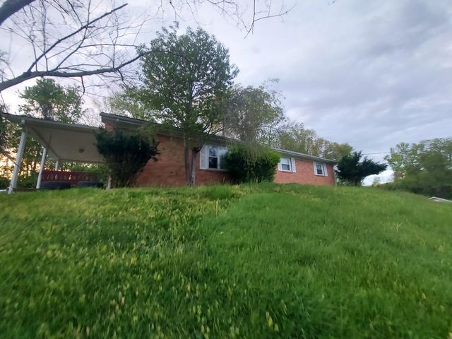 150 E 3rd Street, Beattyville, KY 41311