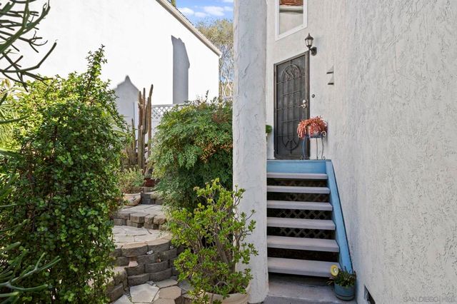 10503 Flora Azalea Ct. W, Santee, CA 92071