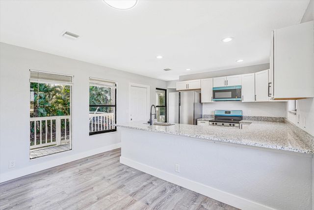 17852 94th Street N, Loxahatchee, FL 33470