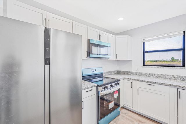 17852 94th Street N, Loxahatchee, FL 33470