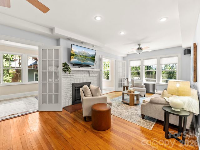 1 Kenilworth Road, Asheville, NC 28803