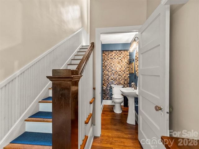 1 Kenilworth Road, Asheville, NC 28803