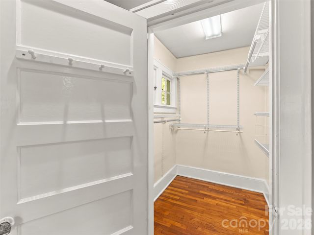1 Kenilworth Road, Asheville, NC 28803