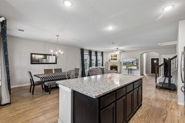 1813 Meadow Trail Lane, Aubrey, TX 76227