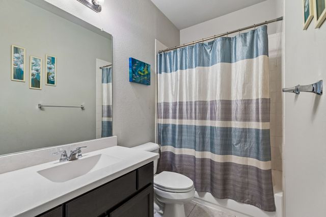 1813 Meadow Trail Lane, Aubrey, TX 76227