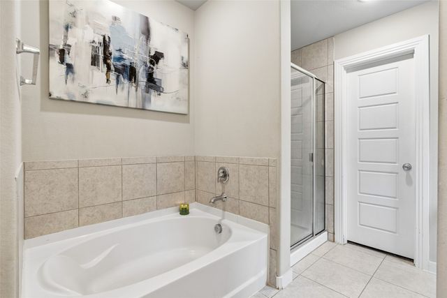 1813 Meadow Trail Lane, Aubrey, TX 76227