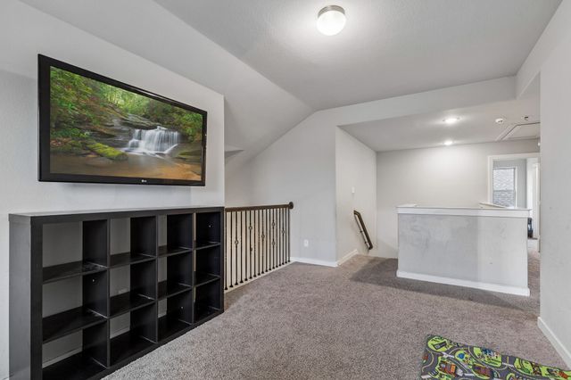 1813 Meadow Trail Lane, Aubrey, TX 76227