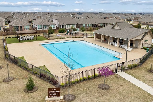 1813 Meadow Trail Lane, Aubrey, TX 76227