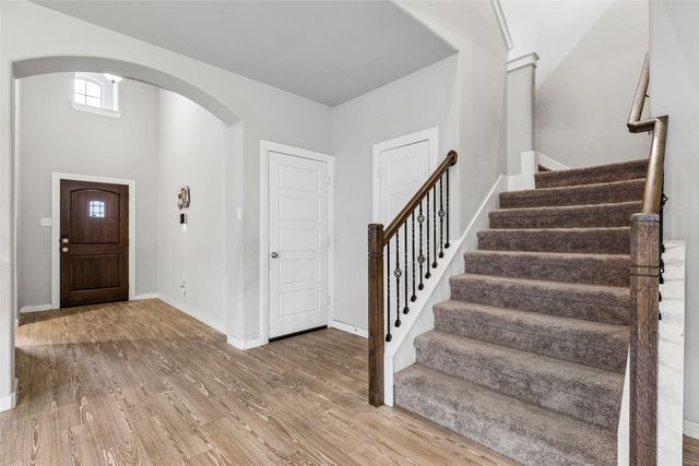 1813 Meadow Trail Lane, Aubrey, TX 76227