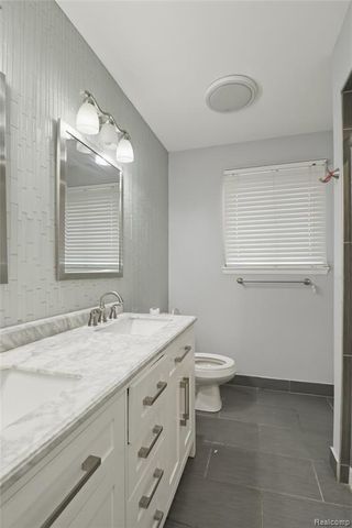 3125 Hedge Drive, Sterling Heights, MI 48310