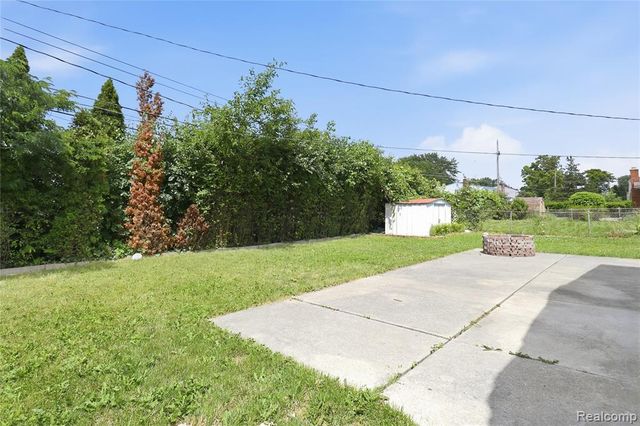 3125 Hedge Drive, Sterling Heights, MI 48310