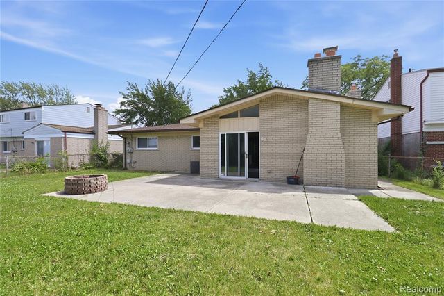 3125 Hedge Drive, Sterling Heights, MI 48310