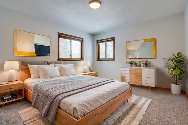 1815 20th Avenue S, Moorhead, MN 56560