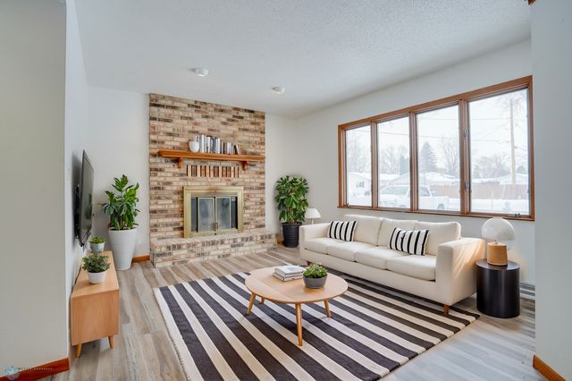 1815 20th Avenue S, Moorhead, MN 56560