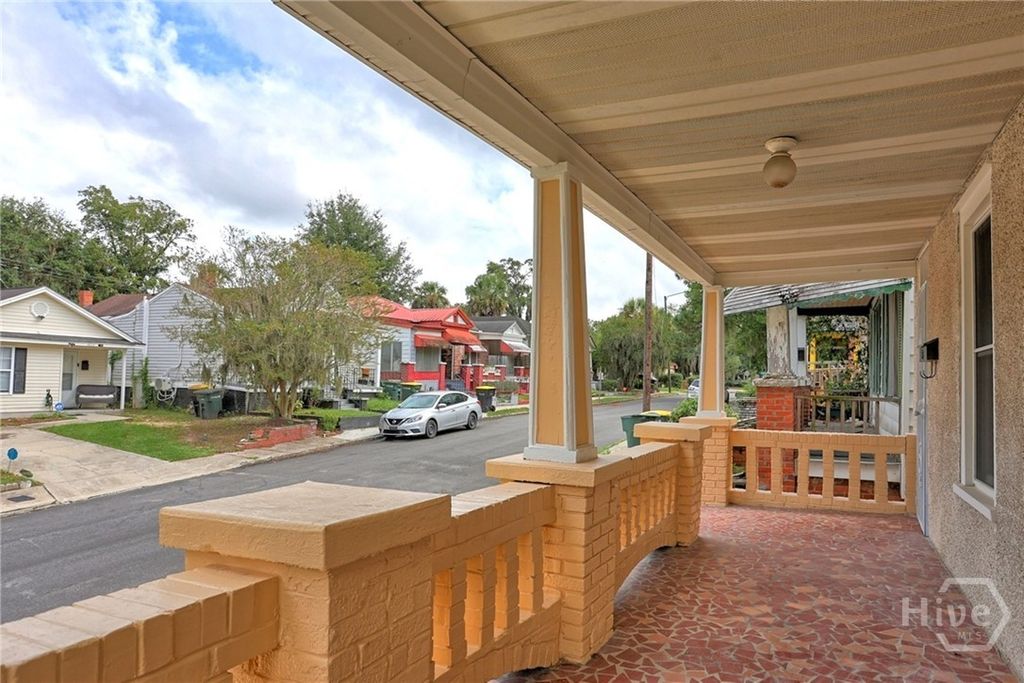 Image 3 of property listing at 1023 W 37th Street, Savannah, GA 31415