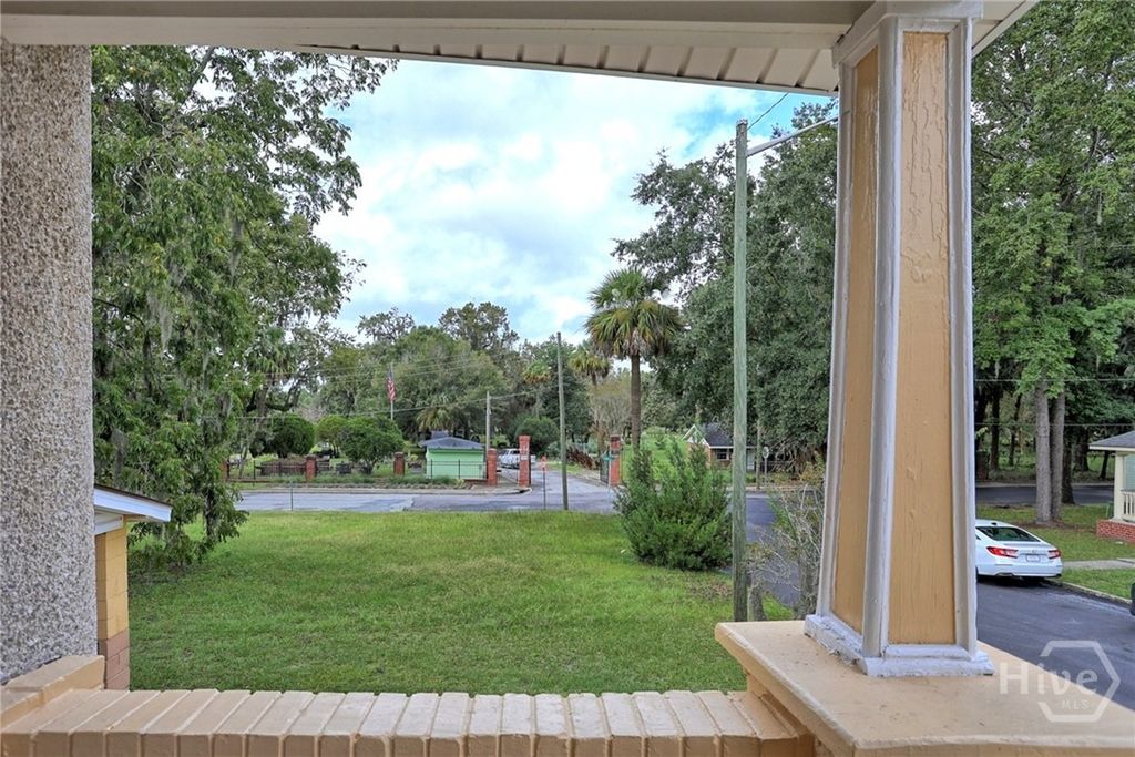 Image 31 of property listing at 1023 W 37th Street, Savannah, GA 31415