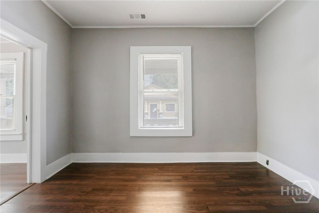 Image 8 of property listing at 1023 W 37th Street, Savannah, GA 31415