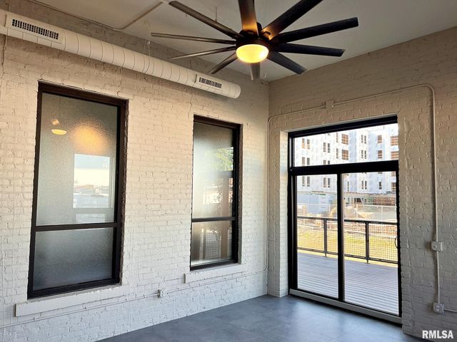 1001 SW Adams St Unit 101, Peoria, IL 61602