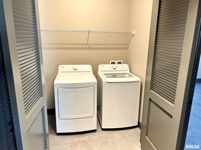 1001 SW Adams St Unit 101, Peoria, IL 61602