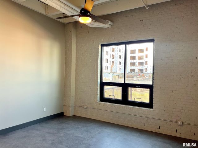 1001 SW Adams St Unit 101, Peoria, IL 61602