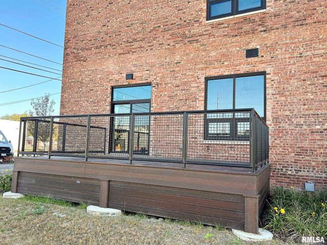 1001 SW Adams St Unit 101, Peoria, IL 61602