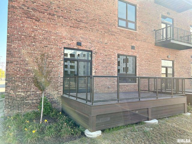 1001 SW Adams St Unit 101, Peoria, IL 61602