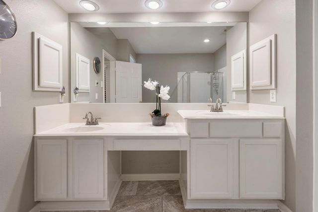 6 Tethered Vine Place, The Woodlands, TX 77382