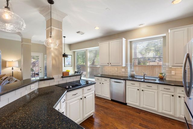 6 Tethered Vine Place, The Woodlands, TX 77382