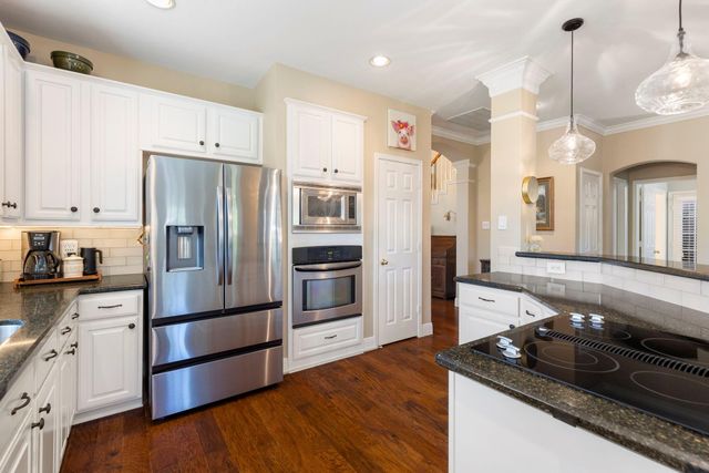6 Tethered Vine Place, The Woodlands, TX 77382