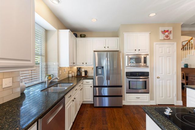 6 Tethered Vine Place, The Woodlands, TX 77382