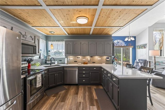 4412 NW PENNINGTON Lane, Blue Springs, MO 64015