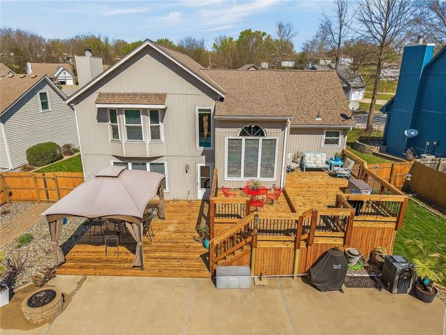 4412 NW PENNINGTON Lane, Blue Springs, MO 64015