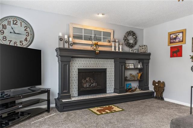 4412 NW PENNINGTON Lane, Blue Springs, MO 64015