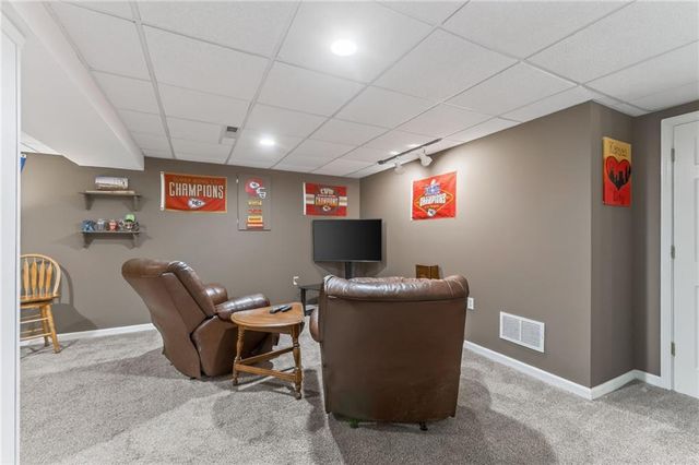 4412 NW PENNINGTON Lane, Blue Springs, MO 64015