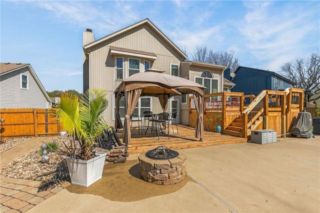 4412 NW PENNINGTON Lane, Blue Springs, MO 64015