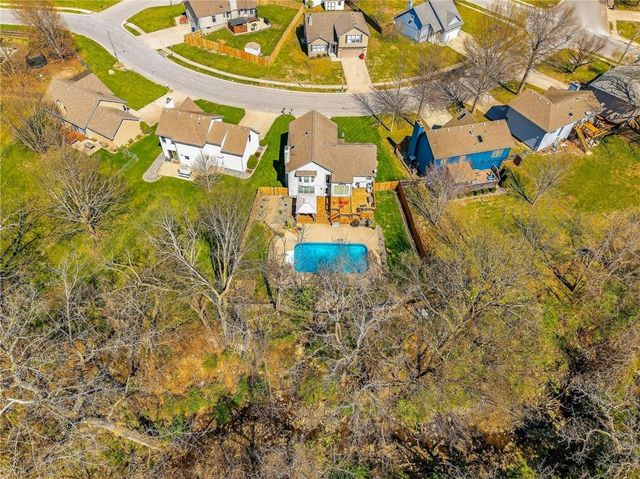 4412 NW PENNINGTON Lane, Blue Springs, MO 64015