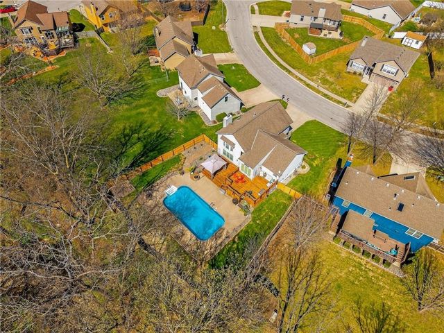 4412 NW PENNINGTON Lane, Blue Springs, MO 64015