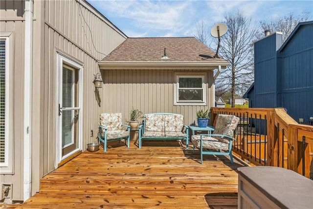 4412 NW PENNINGTON Lane, Blue Springs, MO 64015