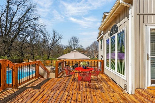 4412 NW PENNINGTON Lane, Blue Springs, MO 64015