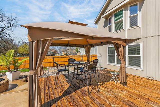 4412 NW PENNINGTON Lane, Blue Springs, MO 64015