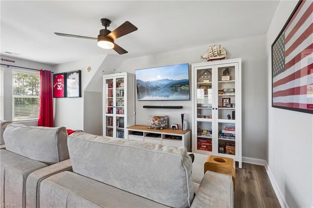 1 Dove Point TRL, Poquoson, VA 23662