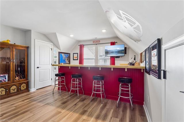 1 Dove Point TRL, Poquoson, VA 23662