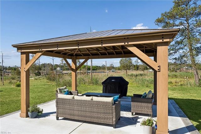 1 Dove Point TRL, Poquoson, VA 23662