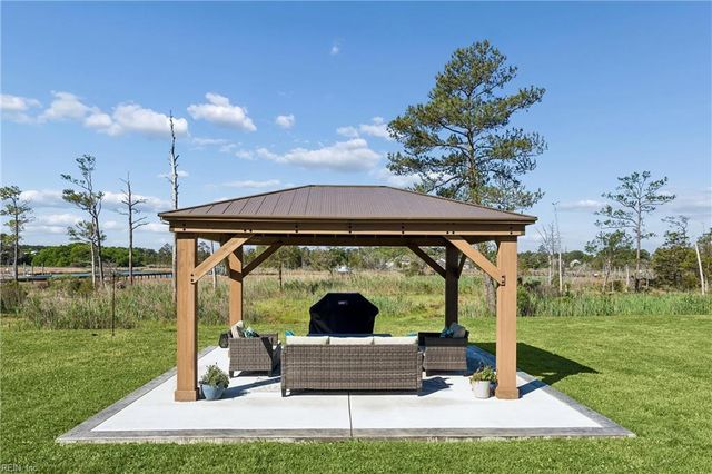 1 Dove Point TRL, Poquoson, VA 23662