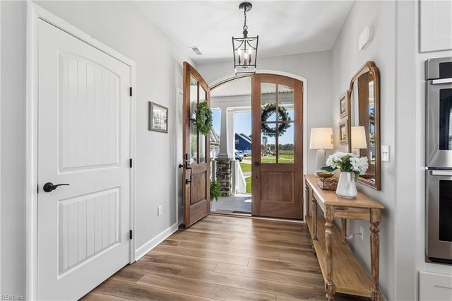 1 Dove Point TRL, Poquoson, VA 23662
