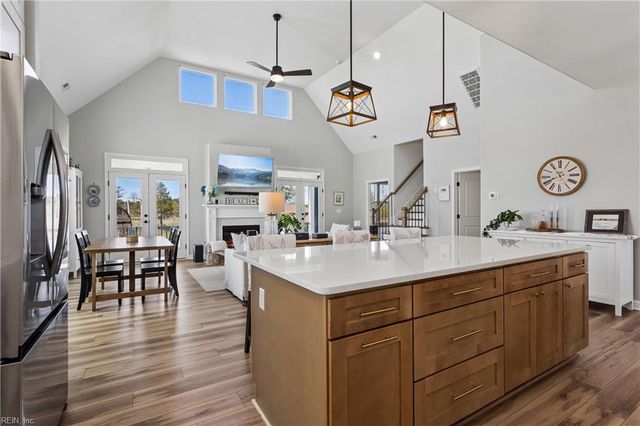 1 Dove Point TRL, Poquoson, VA 23662