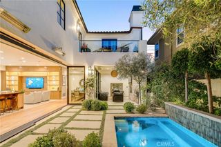 526 Riverside Avenue, Newport Beach, CA 92663