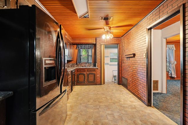 831 17th Street SE, Paris, TX 75460