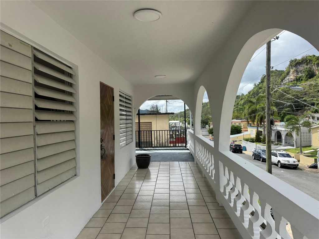 Image 15 of property listing at 5 CALLE 5 E 15, Corozal, PR 00783